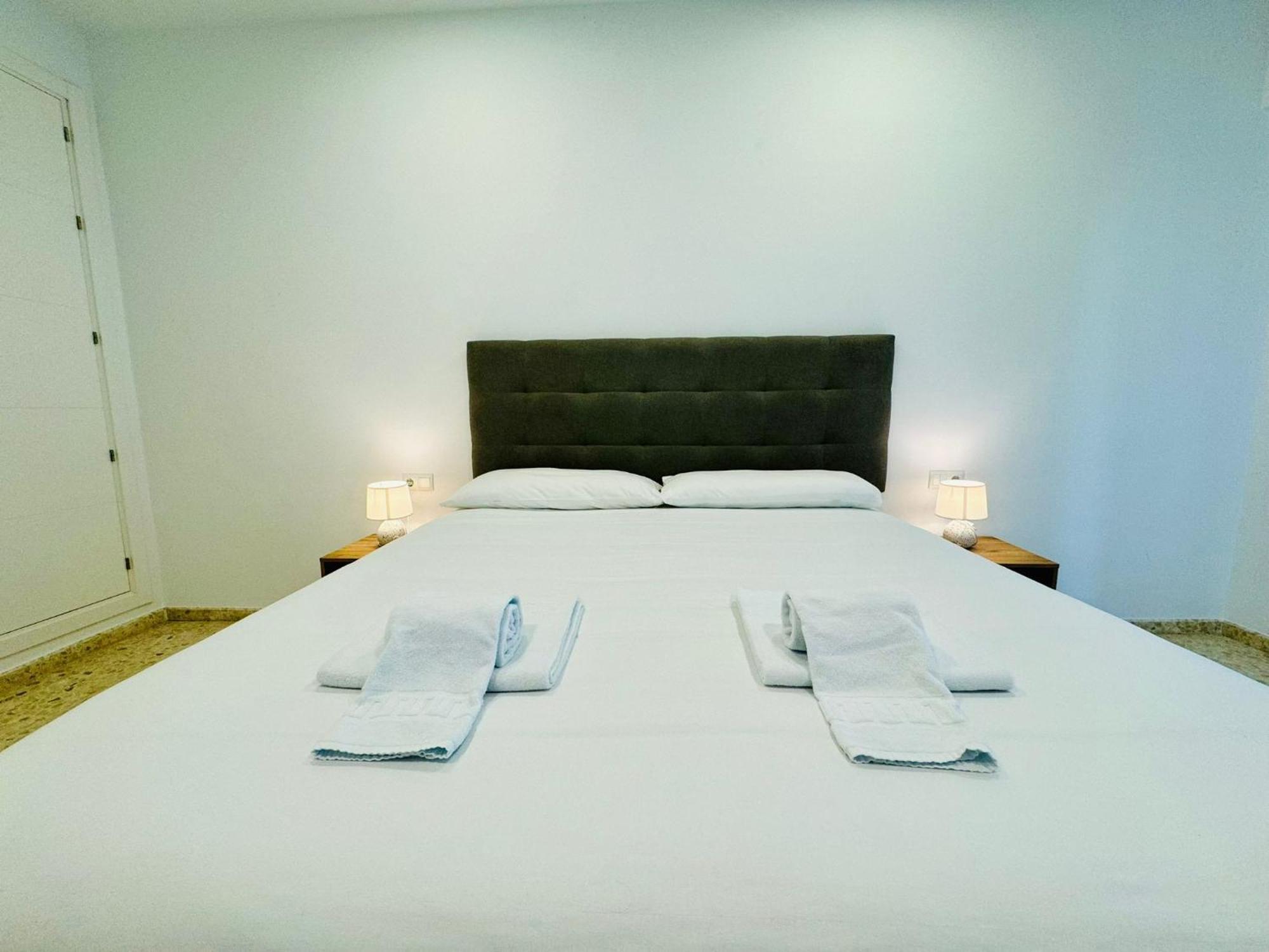 Apartamentos La Muralla Grupo Ac Gestion Кадис Экстерьер фото