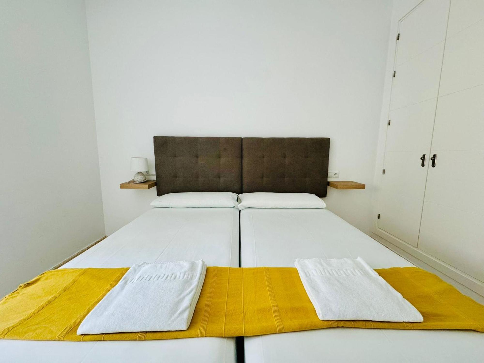 Apartamentos La Muralla Grupo Ac Gestion Кадис Экстерьер фото